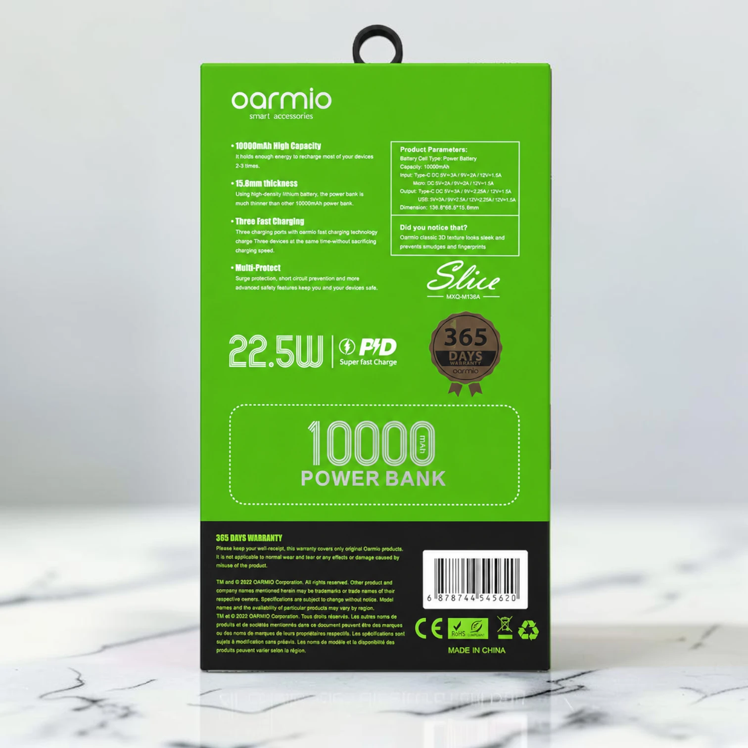 Parte trasera del Power Bank OARMIO Shine 10.000 mAh mostrando sus especificaciones, carga rápida de 22.5W y funciones de seguridad.